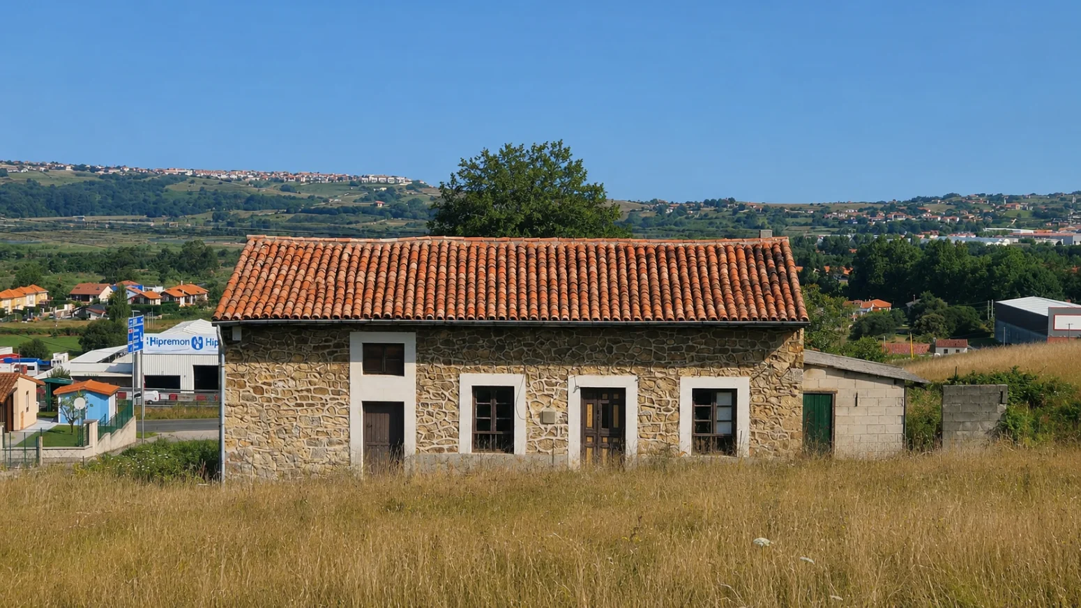 Urban plot with renovation project, Rumoroso