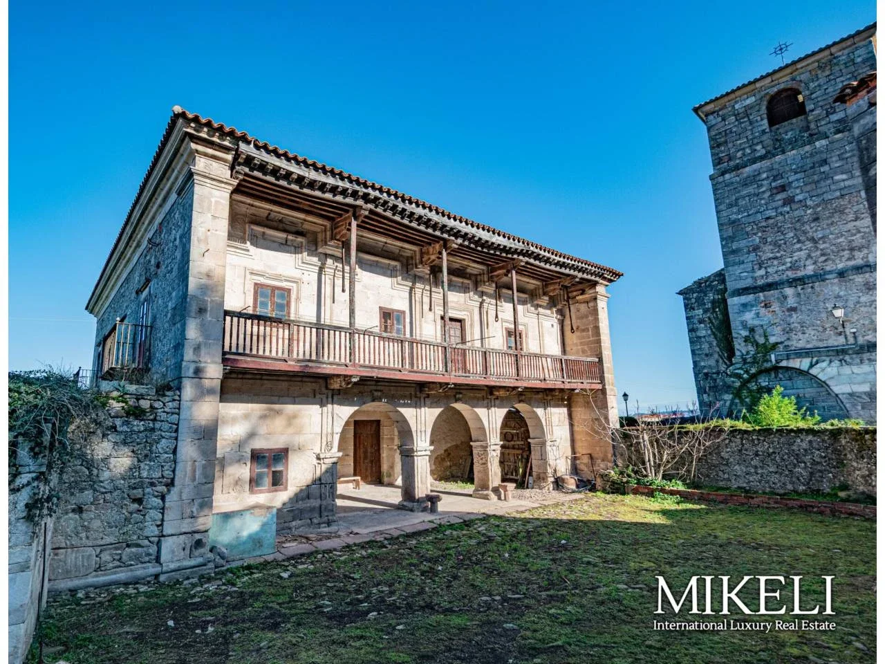 Casona histórica con 7 dormitorios