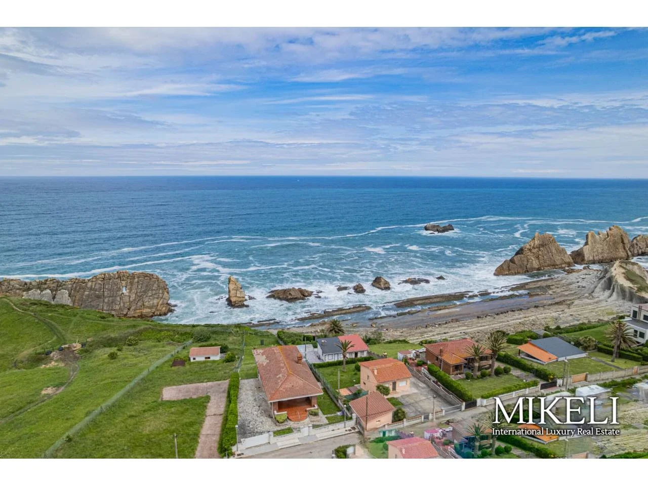 Six-bedroom chalet near Costa Quebrada