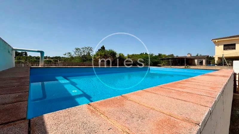 Turís chalet with pool and land
