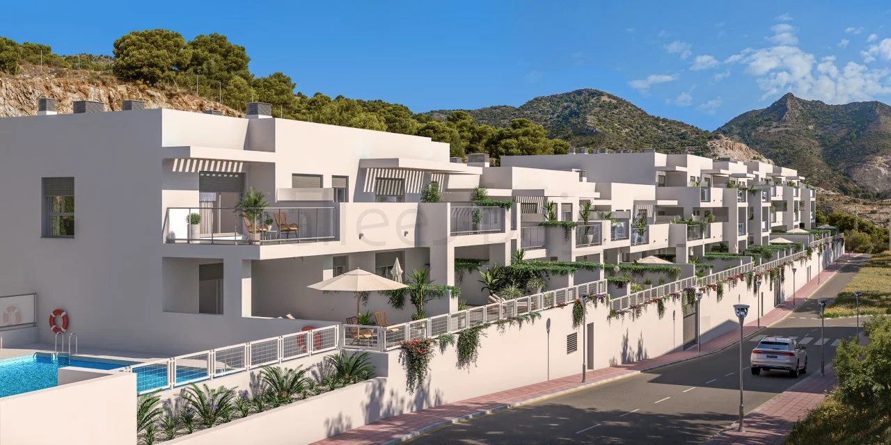 Apartamento triplex nuevo de 2 dormitorios en Benalmádena
