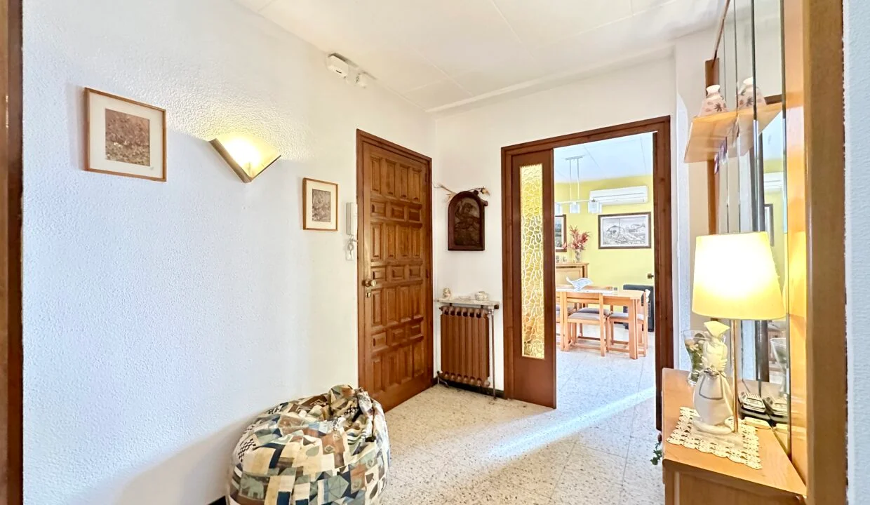 Casa amplia en Manlleu con dos viviendas