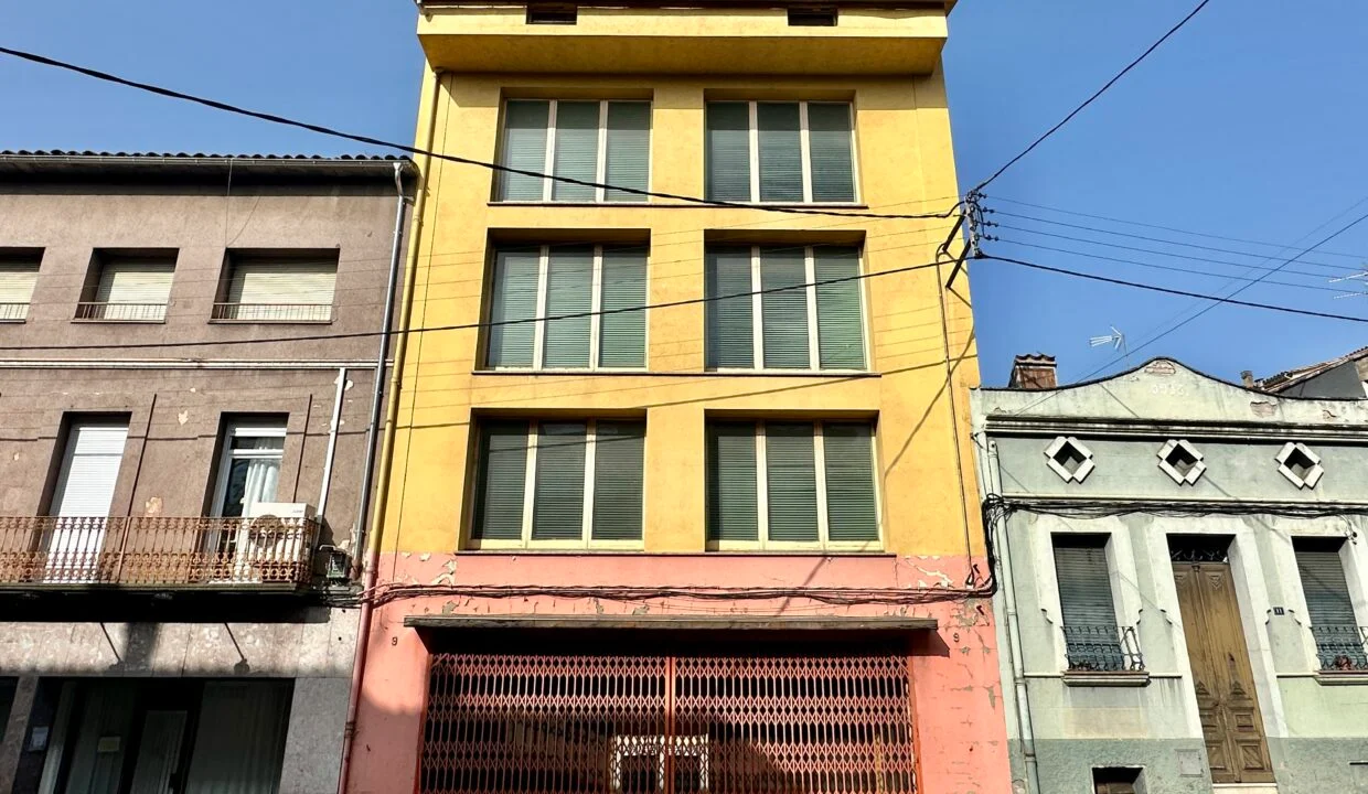 Edificio céntrico con potencial para seis pisos