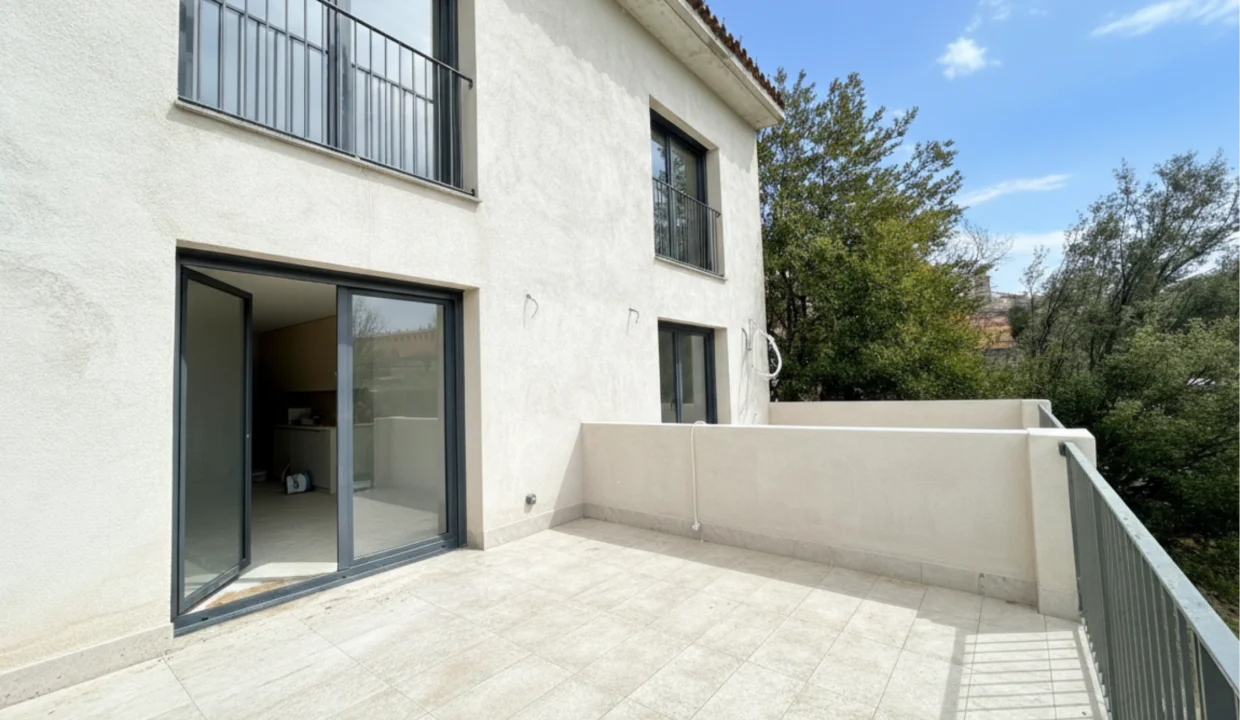 Piso rehabilitado con amplia terraza