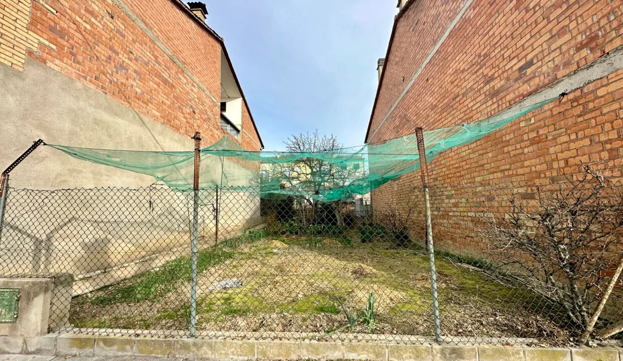 Solar urbanizable en Torelló con jardín