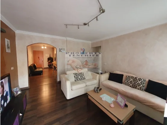 Apartamento de dos dormitorios con garaje en Buzanada