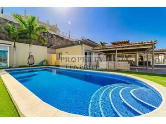 Licensed villa in Roque del Conde