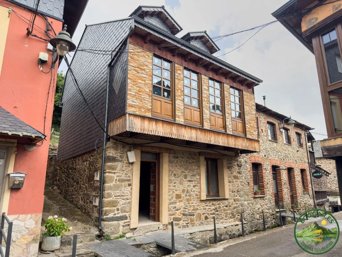 Stone house with 600 m² plot
