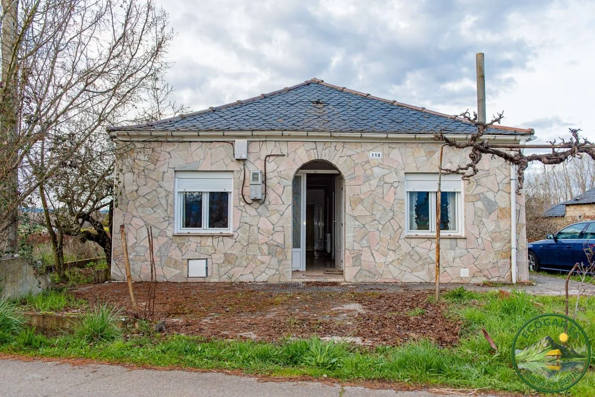 Renovation chalet with 2,600 m² plot