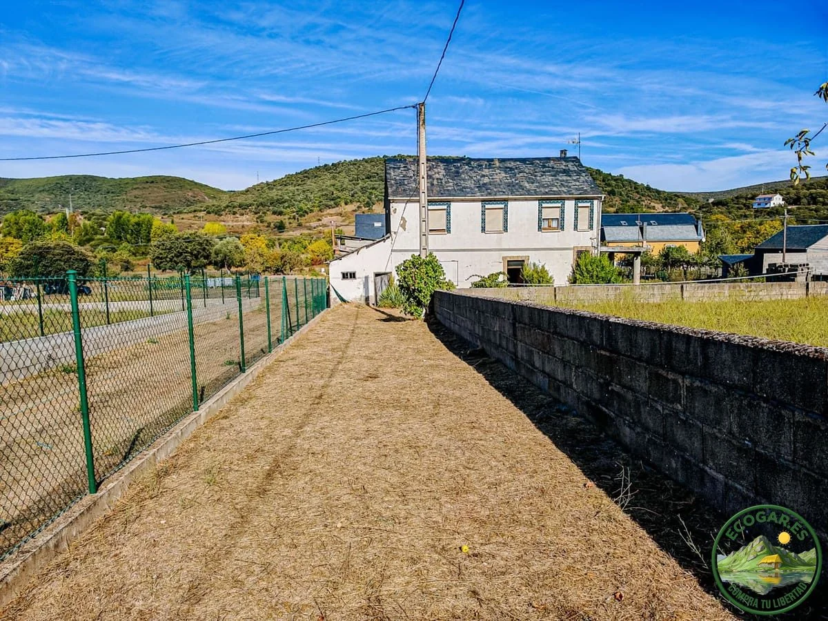 Chalet near lake with 480 m² plot