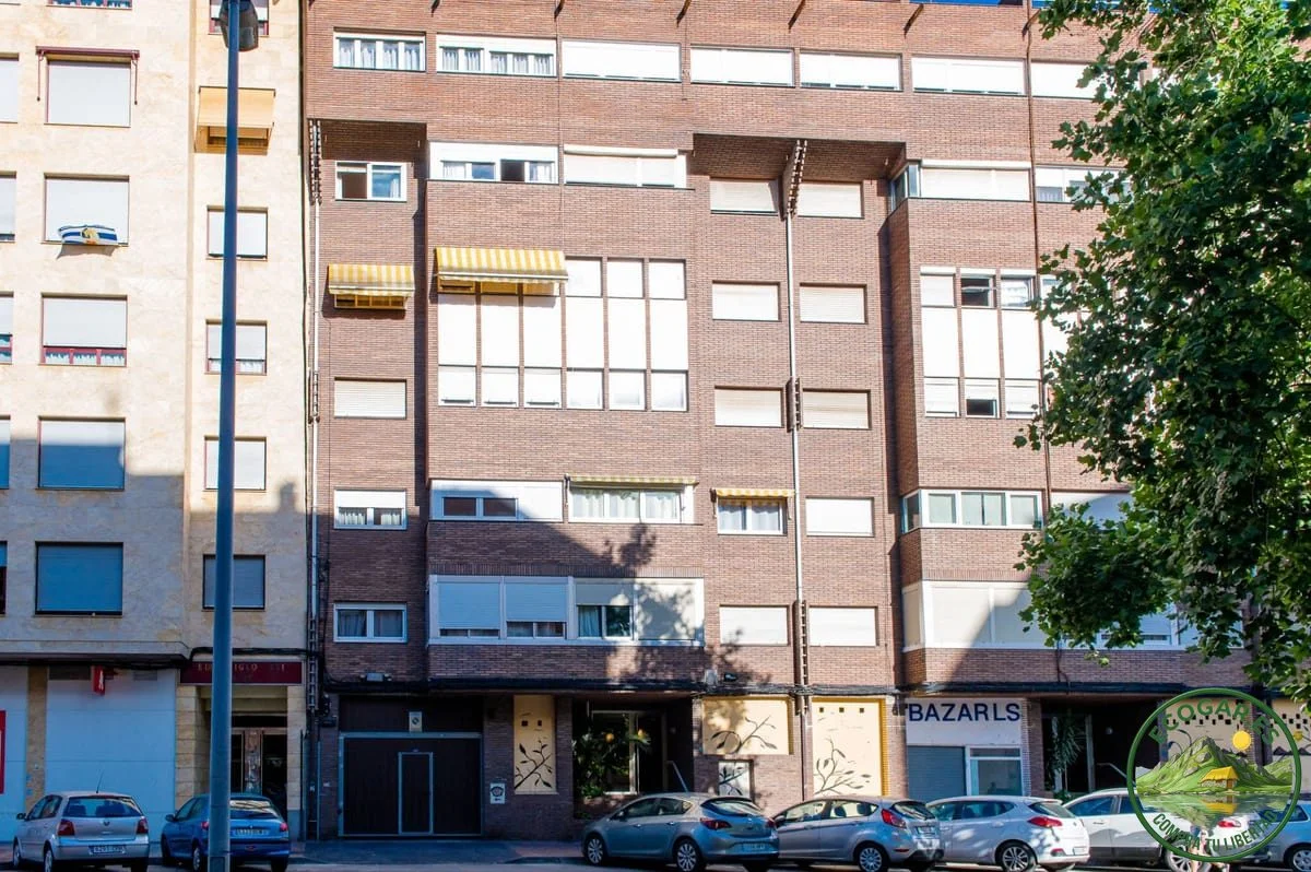 Bright Ponferrada flat with garage