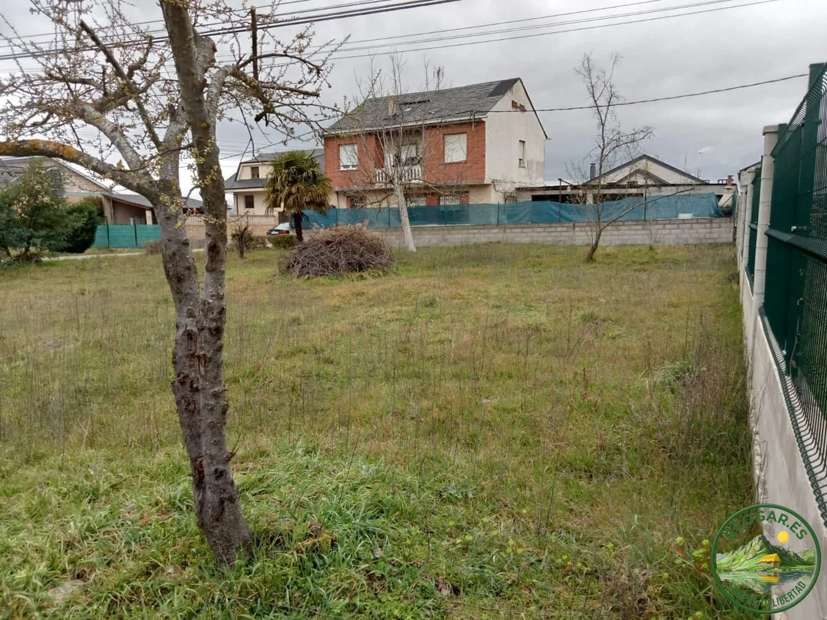 Urban plot near Ponferrada, 500 m²