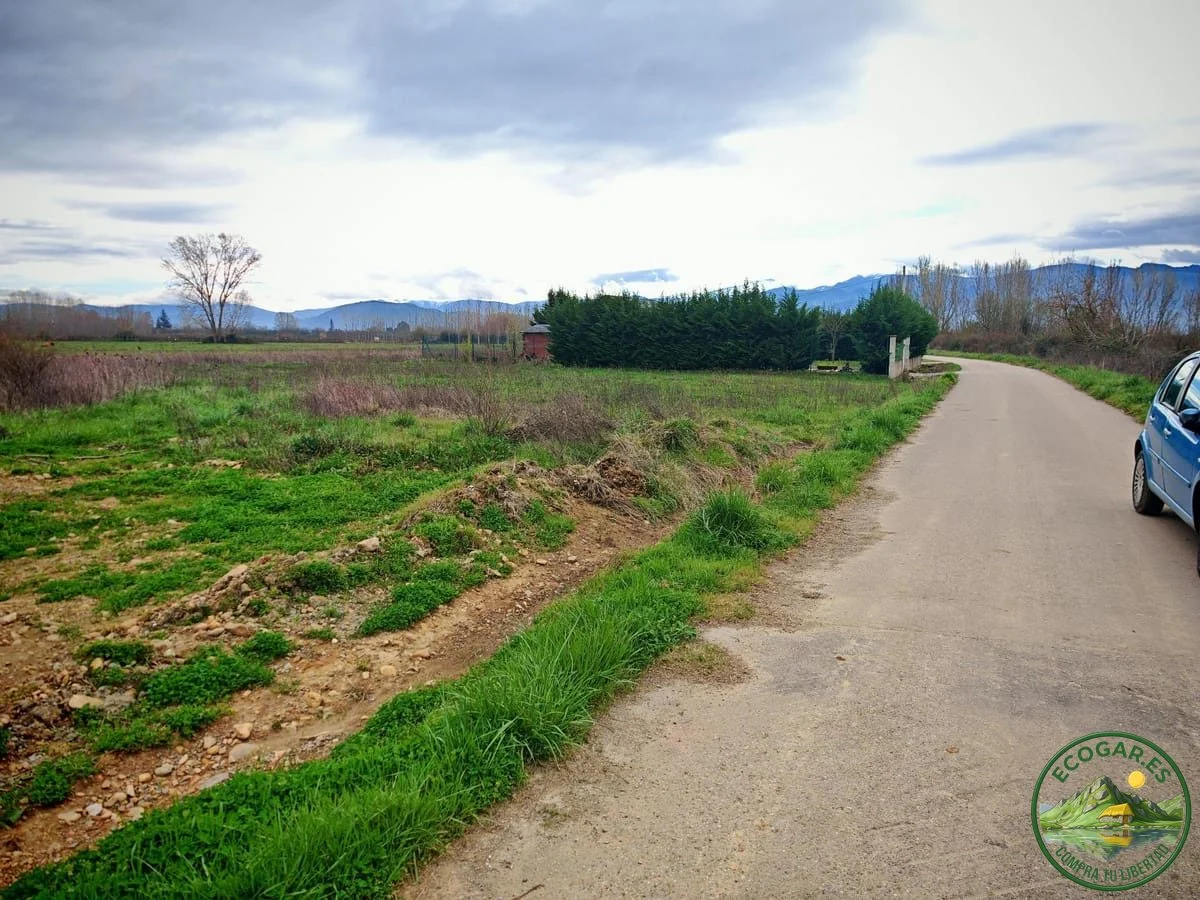Corner developable plot near Camponaraya
