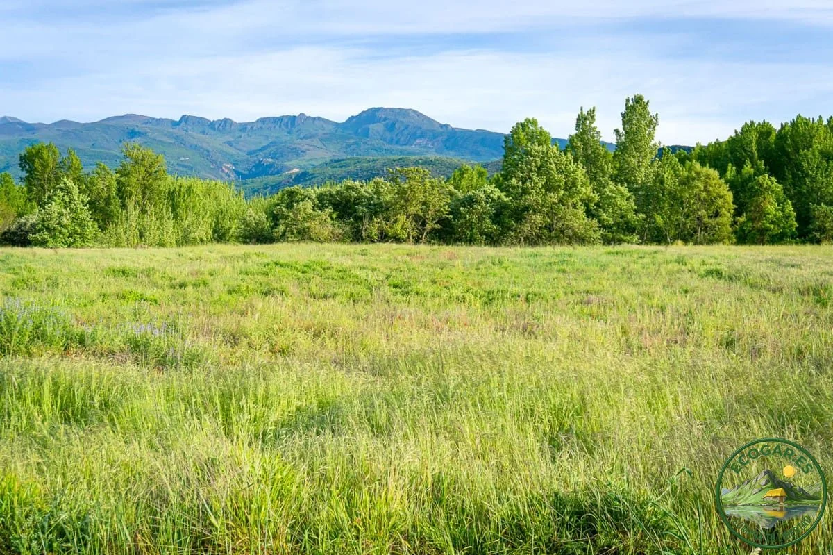 Urban plot near Carracedelo, 2700 m²