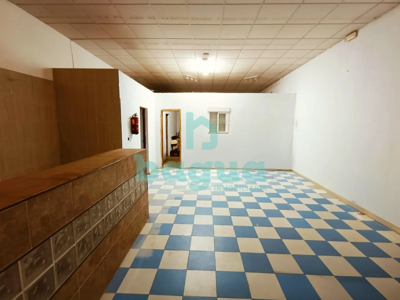 Central Almendralejo commercial unit, 310 m²
