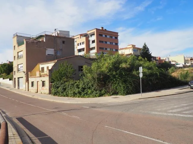 Solar edificable en Igualada para ocho viviendas