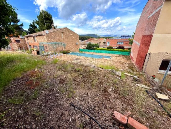 Solar residencial para desarrollar en Sant Martí
