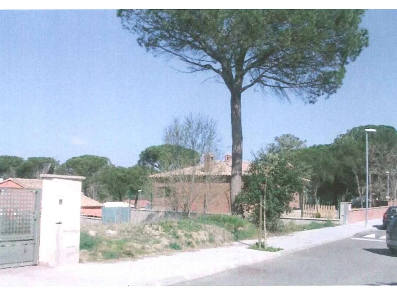 Solar edificable y arbolado en Caldes