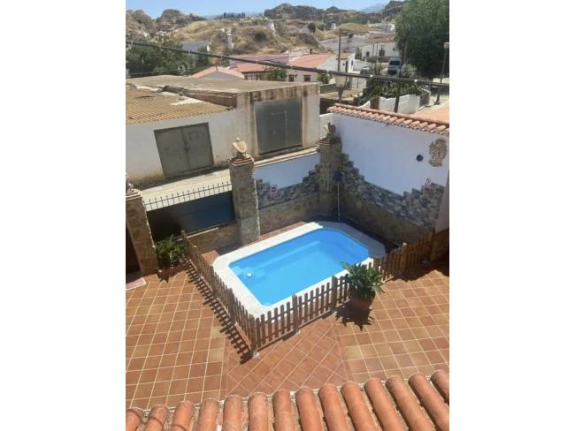 Large sunny Guadix house, 9 bedrooms