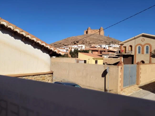 Three-bedroom renovation house in La Calahorra
