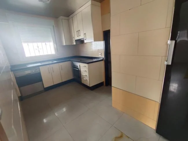 Three-bedroom house with terrace