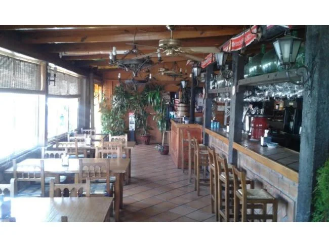Renovation-ready 900 m² restaurant asset