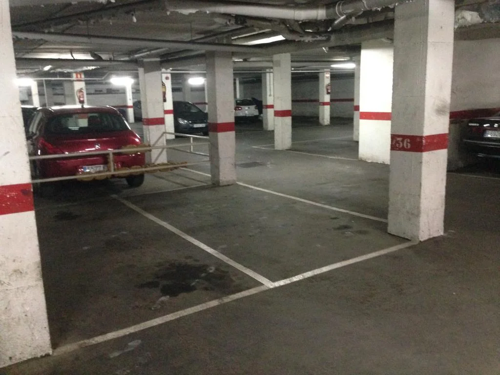Small-car parking space in Pineda