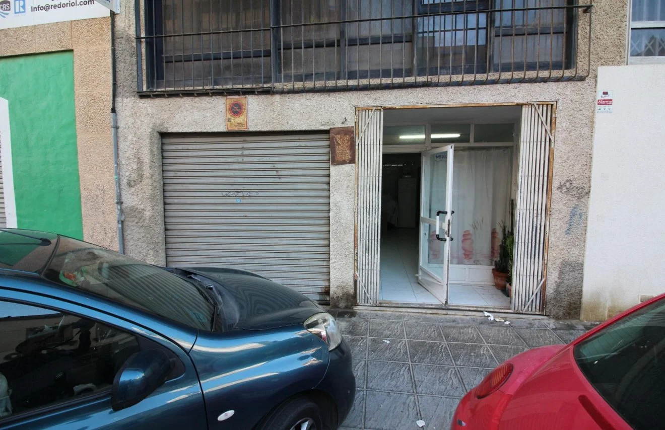 Local comercial de 90 m² con parking en Orihuela