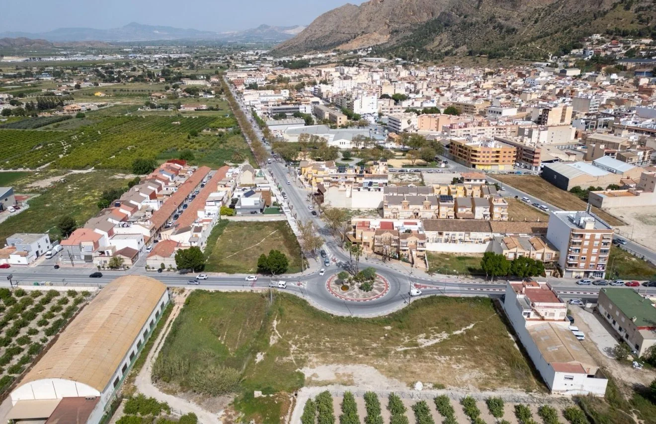 Terreno urbano en Redován, 3.220 m²