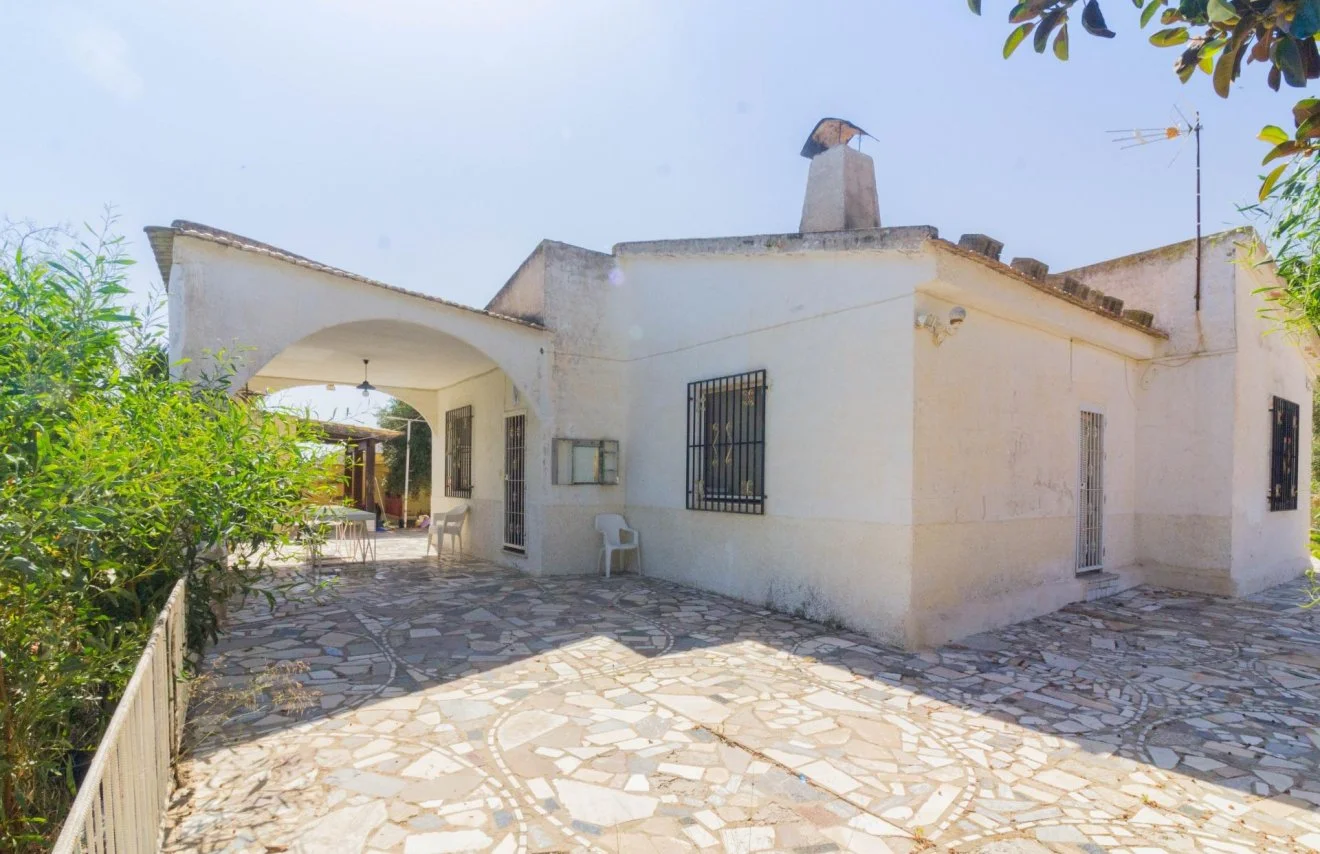 Chalet en planta baja con gran parcela