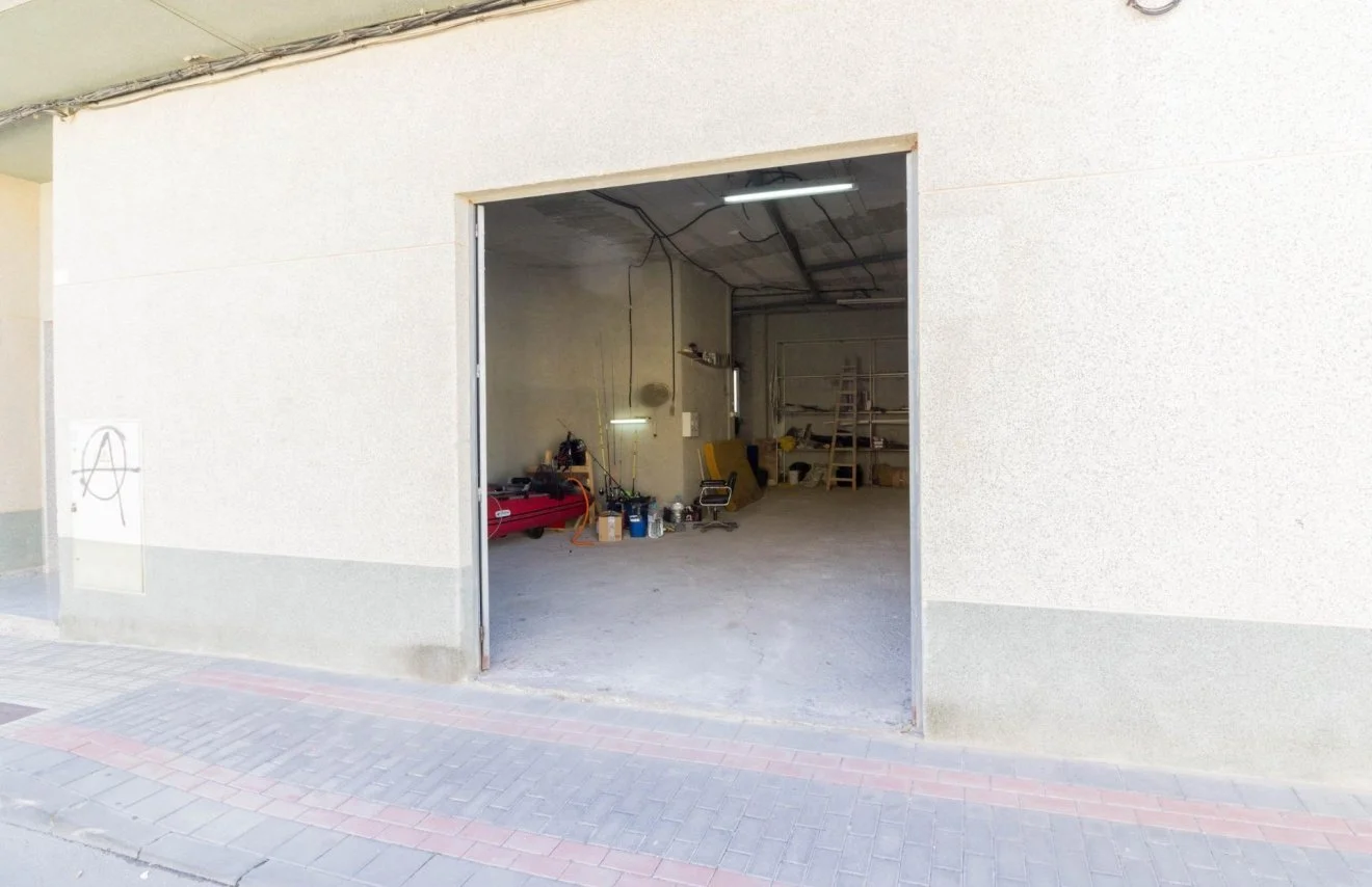 Spacious Rafal commercial unit, 146 m²