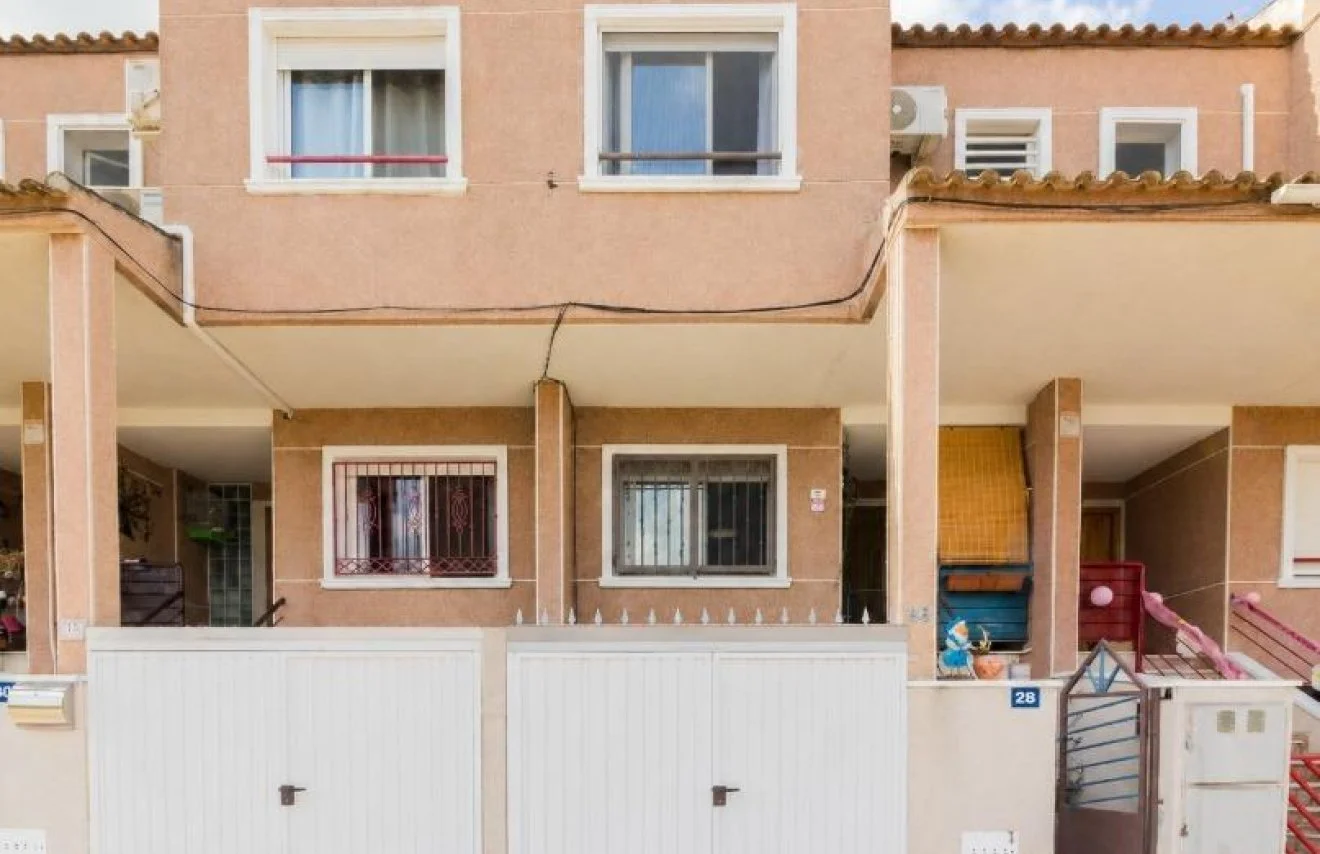 Three-bedroom townhouse with private garage