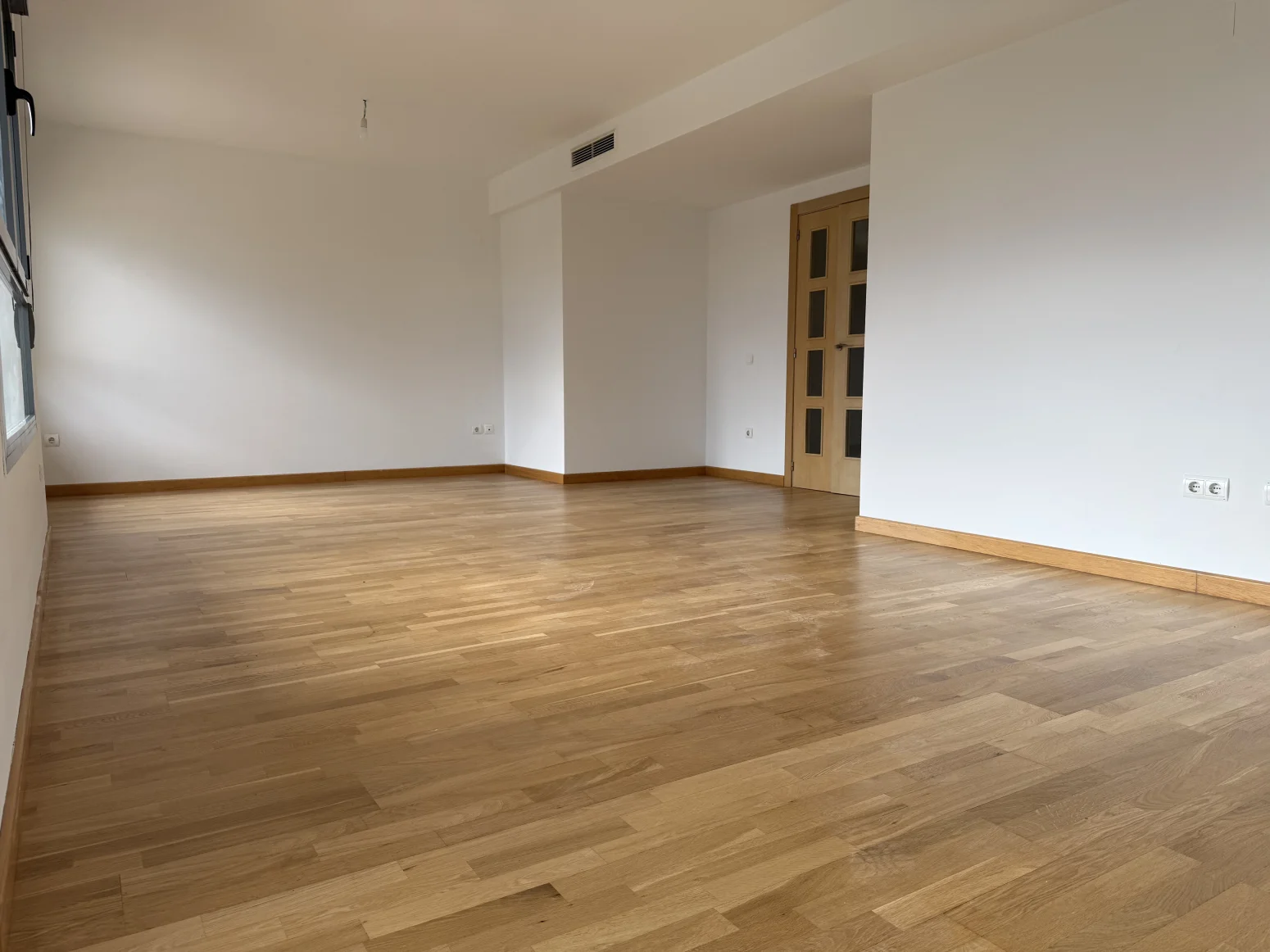High-floor Valencia flat, three bedrooms