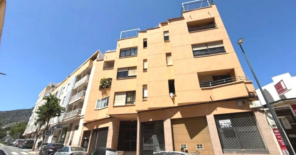 Bright spacious Calpe home, 4 bedrooms