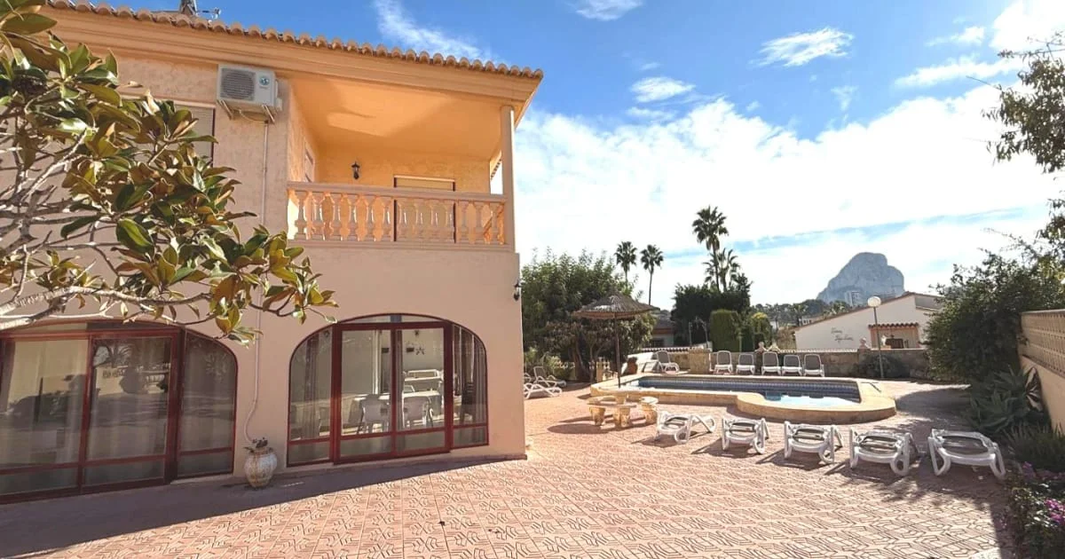 Calpe villa with pool, 11 rooms