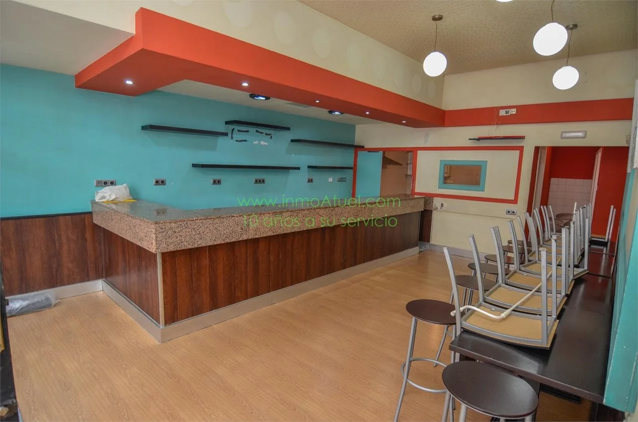 Local de bar con licencia en Agra, 160 m²