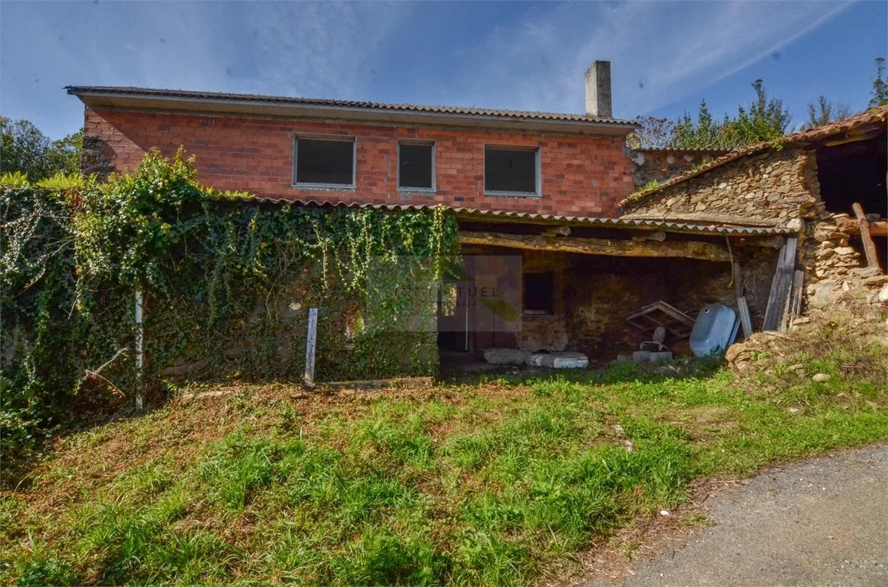Casa en Carral con finca privada de 486 m²
