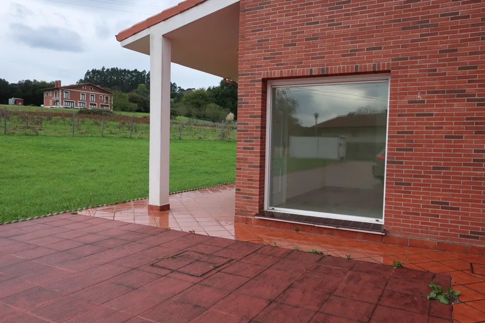 New chalet with agricultural greenhouse