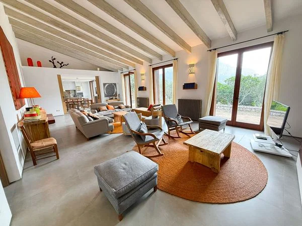 Tramuntana chalet with 42,000 m² estate
