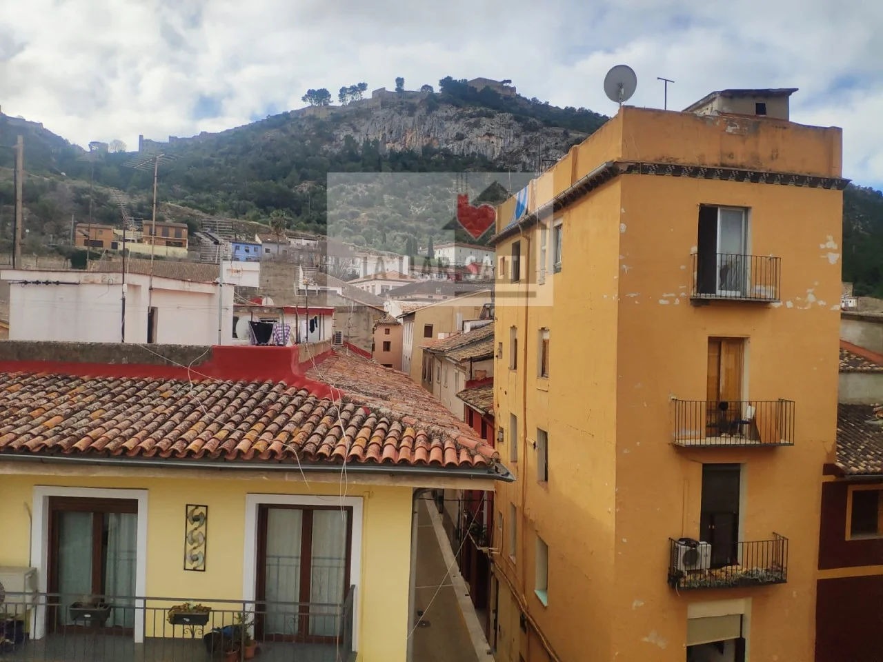 Reformable Xàtiva townhouse with six bedrooms