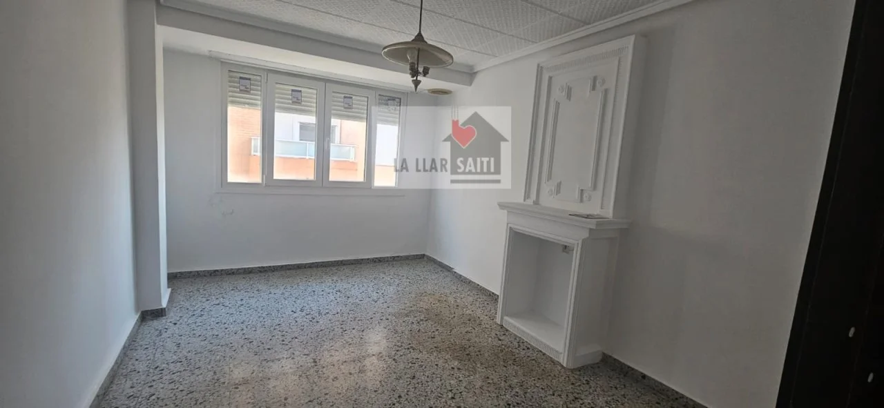 Piso céntrico en Xirivella, 4 dormitorios