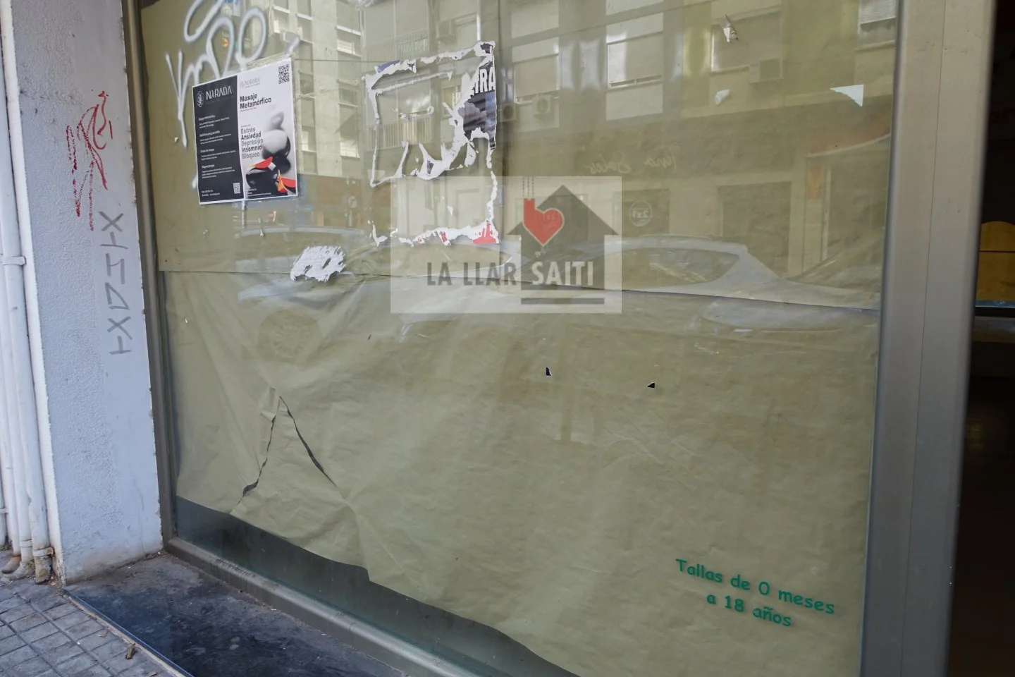 Three-unit central Xàtiva commercial investment