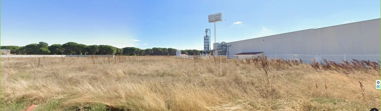 Solar urbano industrial de 4.184 m²