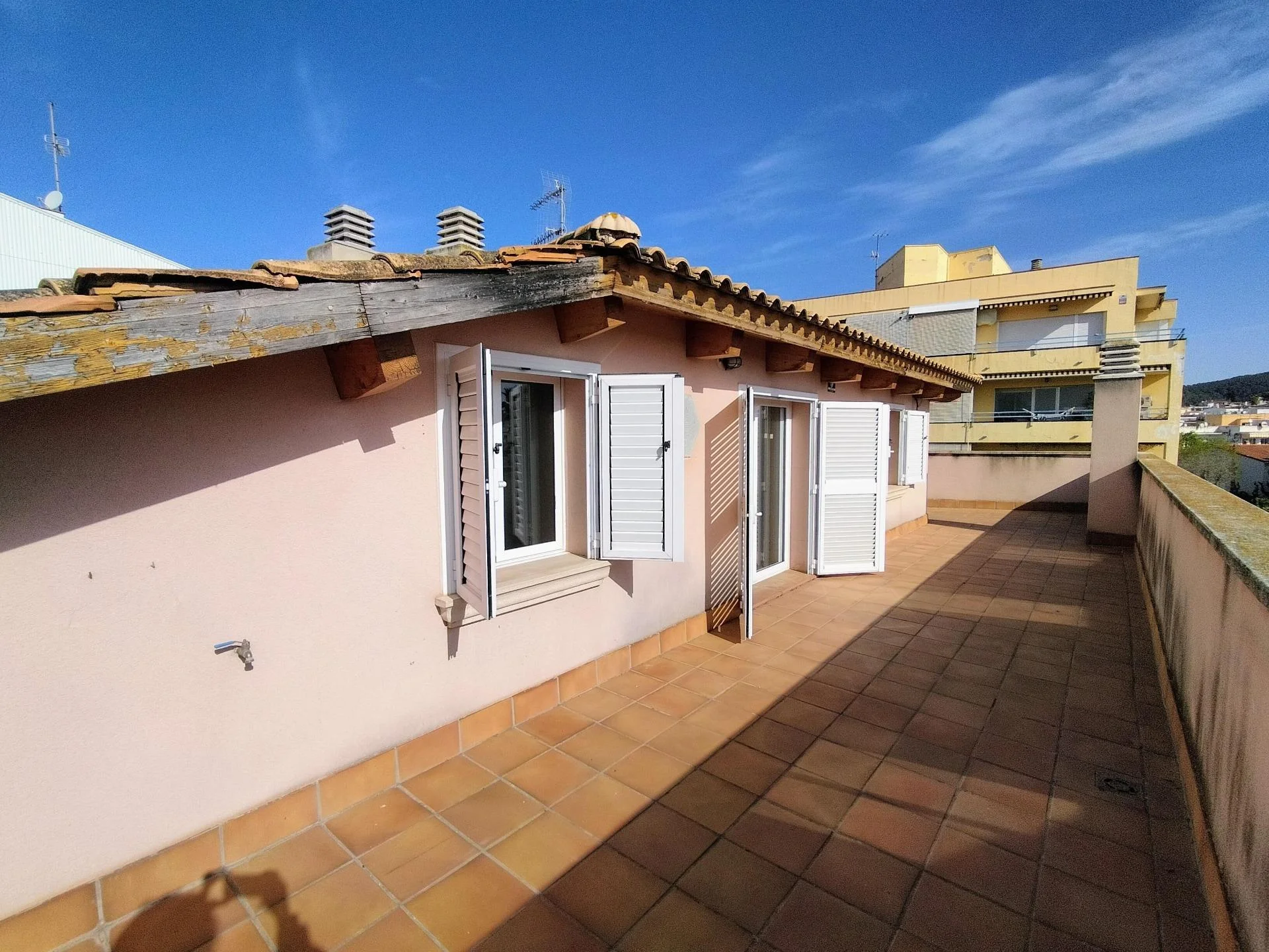 Ático dúplex céntrico con seis habitaciones