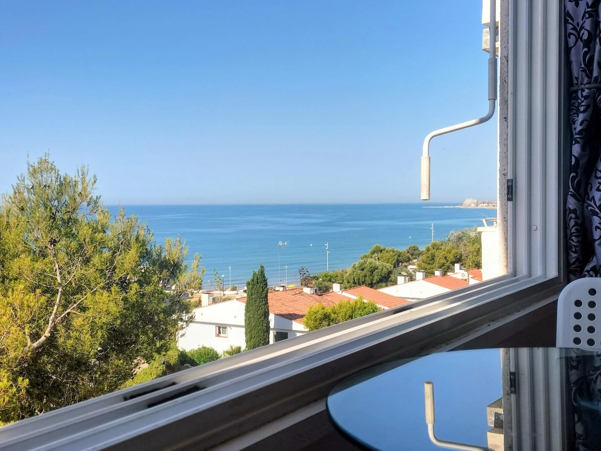 Sea-view Sitges studio with beach access