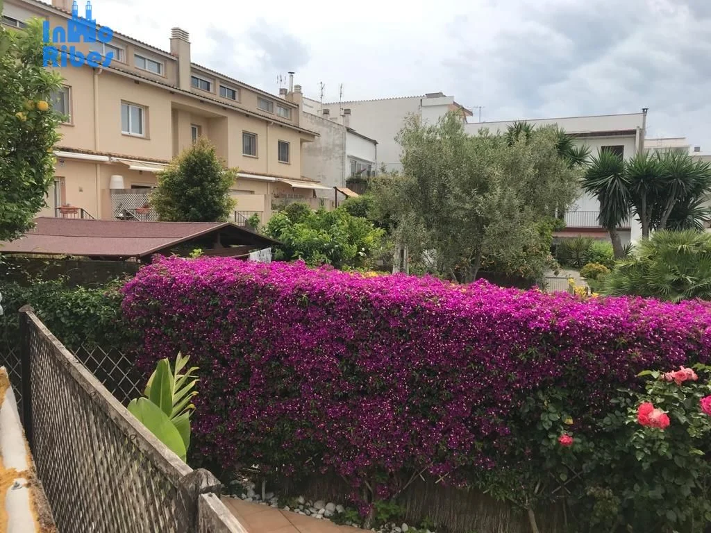 Terreno urbano con proyecto licenciado de 233m²