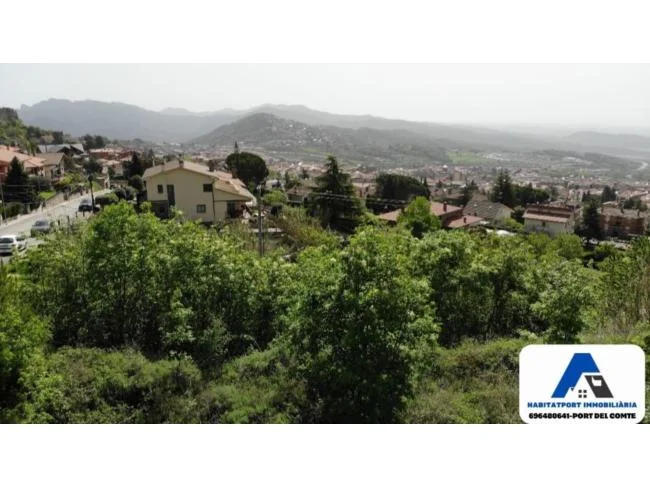 Parcela de 504 m² casi cuadrada en Pedregals