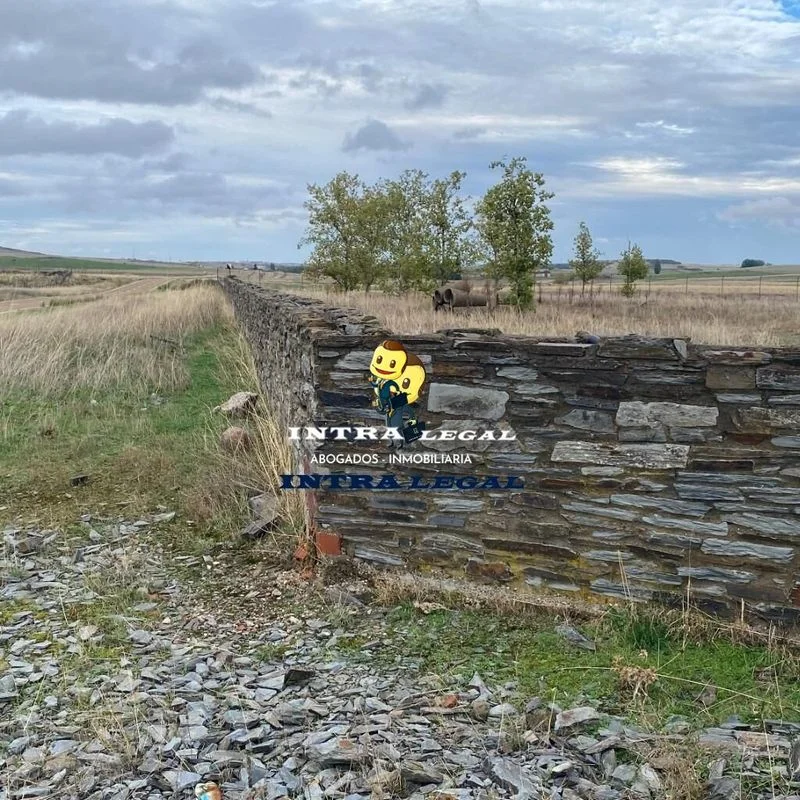 Finca rústica cerca de Salamanca con agua