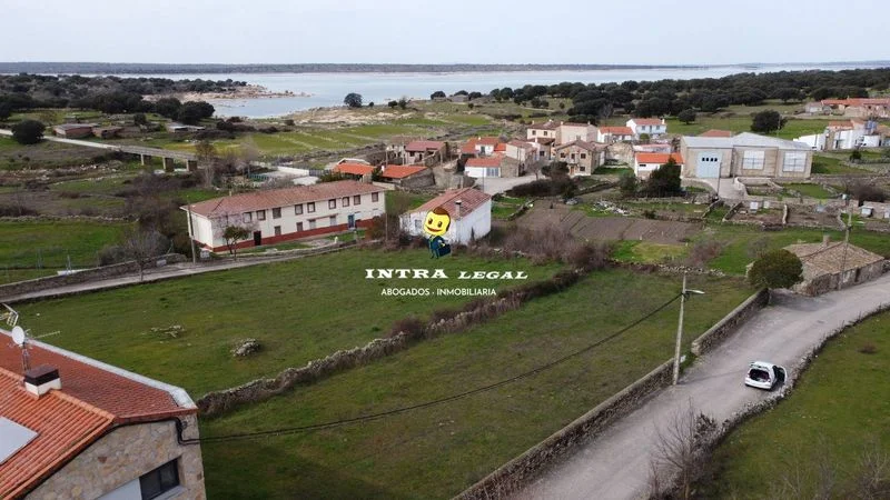 Developable plot near Almendra Reservoir