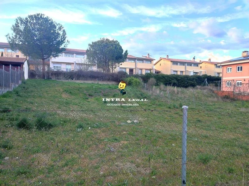 Parcela urbana con suministros, 506 m²